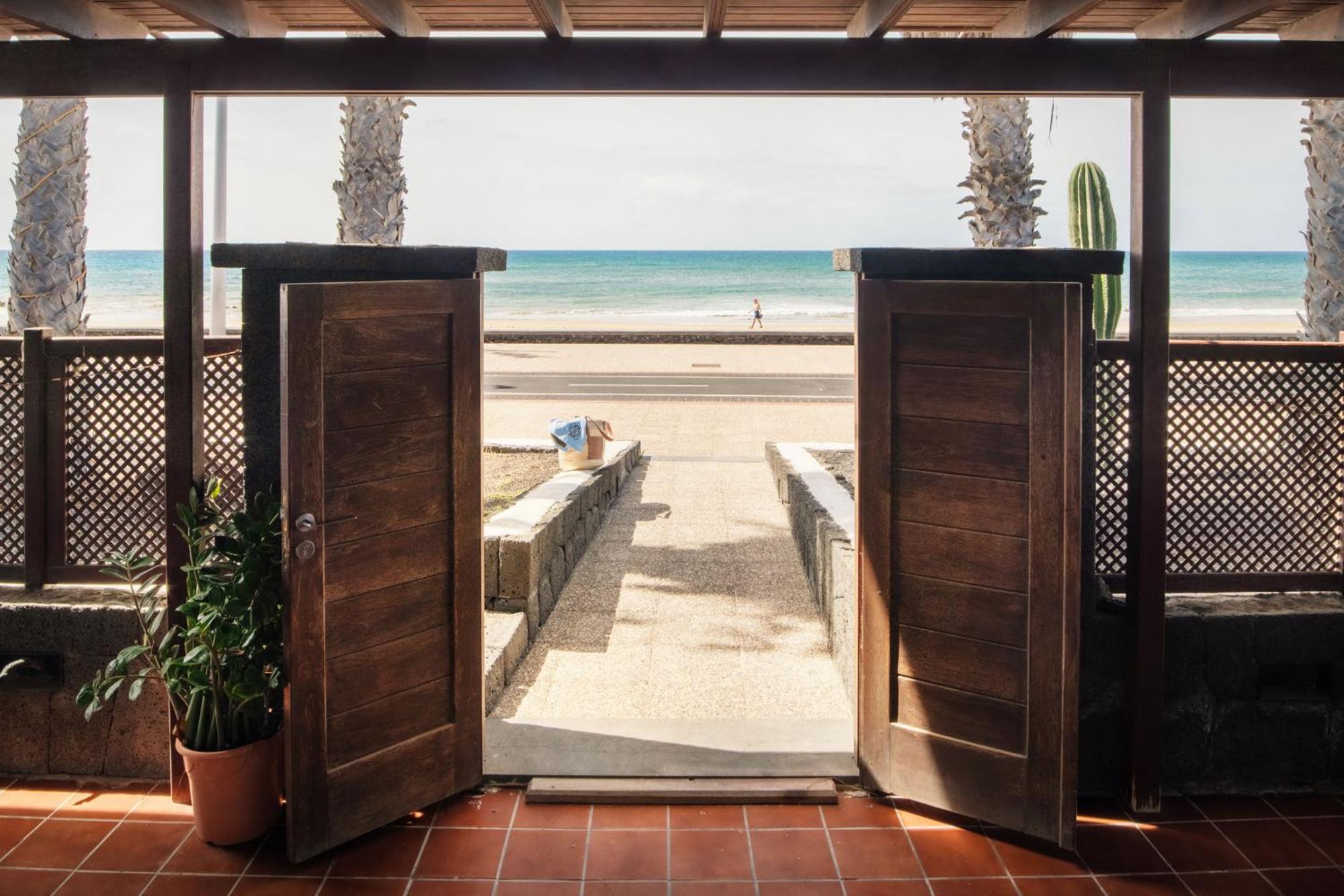 Villa La Casa De La Playa à Puerto del Carmen  Extérieur photo